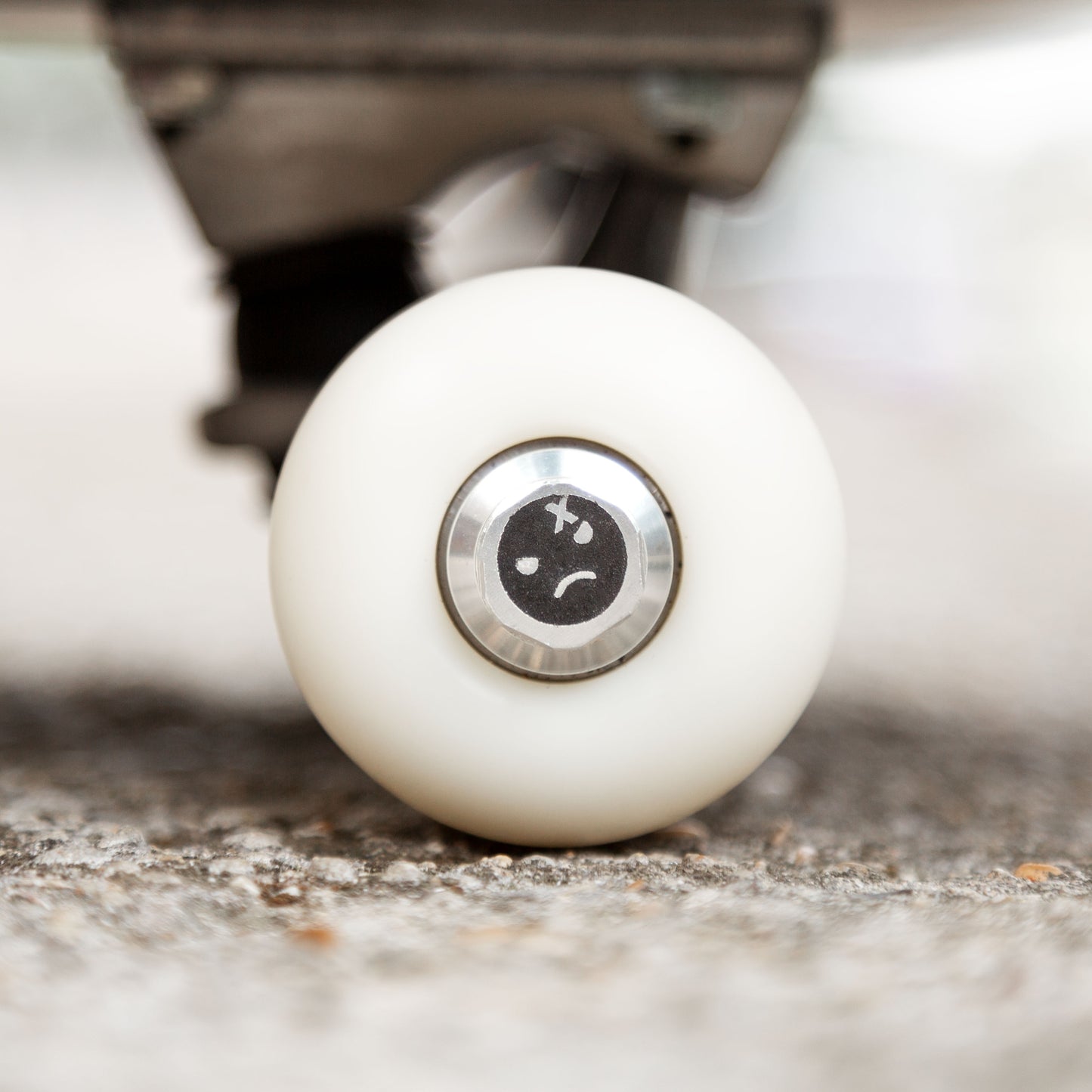 Angry face Skate Nut